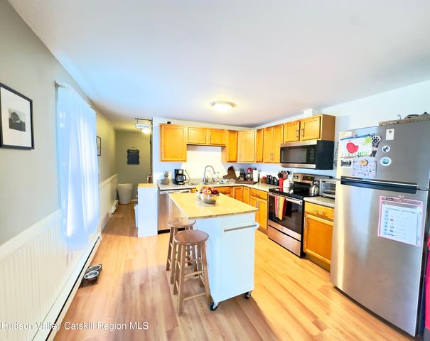 809 Sleepy Hollow Road, Athens, NY 12015