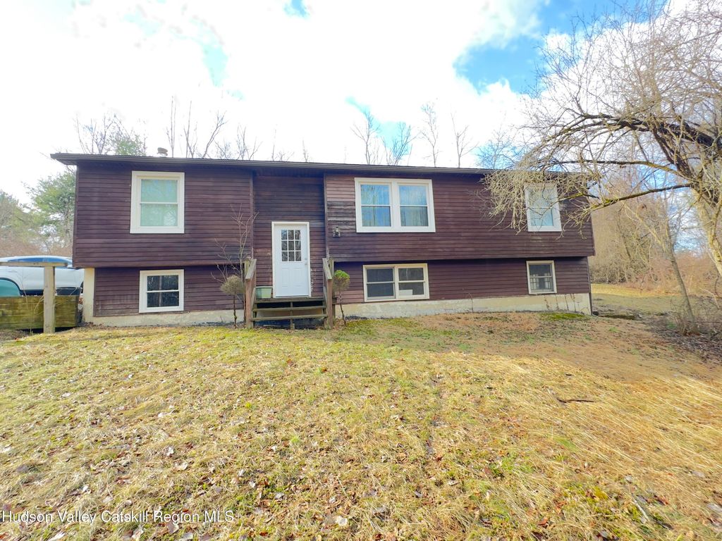 809 Sleepy Hollow Road, Athens, NY 12015
