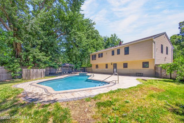 6 Fieldstone Lane, Ocean Twp, NJ 07712