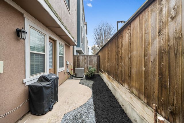 11922 Stirling Row Lane, Houston, TX 77082