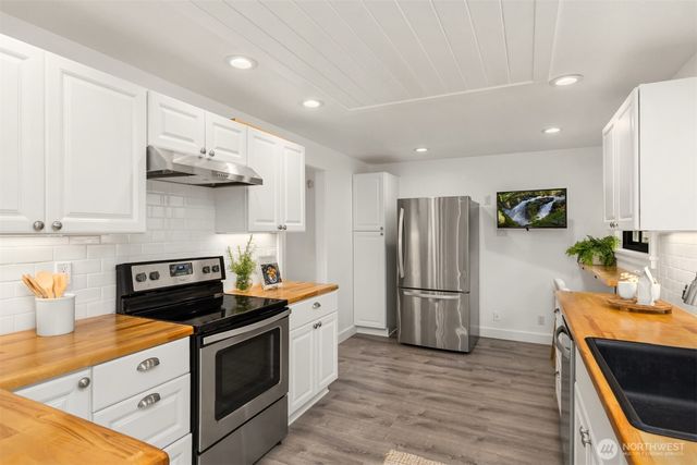 1093 NW Mushroom Lane, Poulsbo, WA 98370