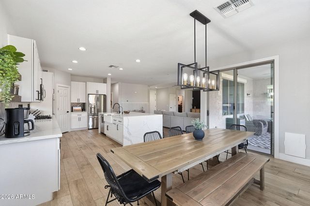 11146 E REMBRANDT Avenue, Mesa, AZ 85212