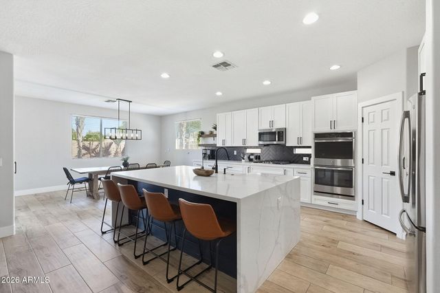 11146 E REMBRANDT Avenue, Mesa, AZ 85212