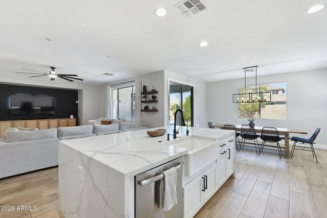 11146 E REMBRANDT Avenue, Mesa, AZ 85212