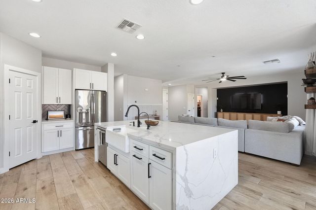 11146 E REMBRANDT Avenue, Mesa, AZ 85212