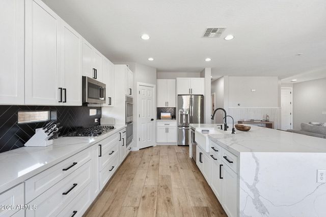 11146 E REMBRANDT Avenue, Mesa, AZ 85212