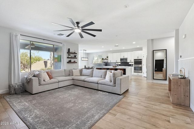 11146 E REMBRANDT Avenue, Mesa, AZ 85212