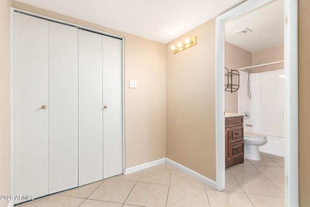 1049 E CARTER Drive, Tempe, AZ 85282