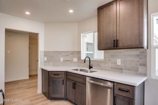 5665 S Catalina Avenue, Tucson, AZ 85706