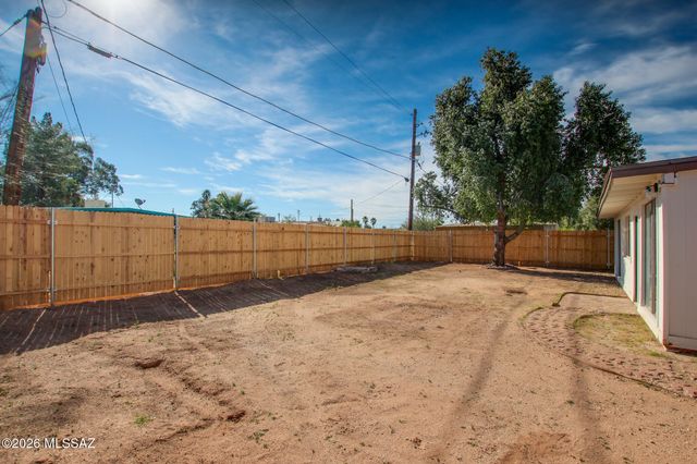 5665 S Catalina Avenue, Tucson, AZ 85706