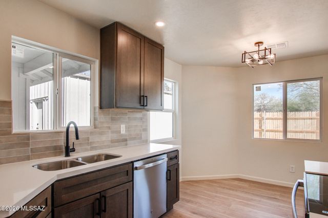 5665 S Catalina Avenue, Tucson, AZ 85706