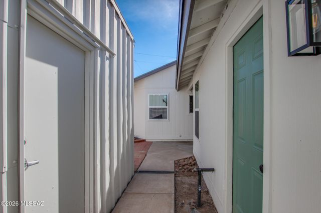 5665 S Catalina Avenue, Tucson, AZ 85706