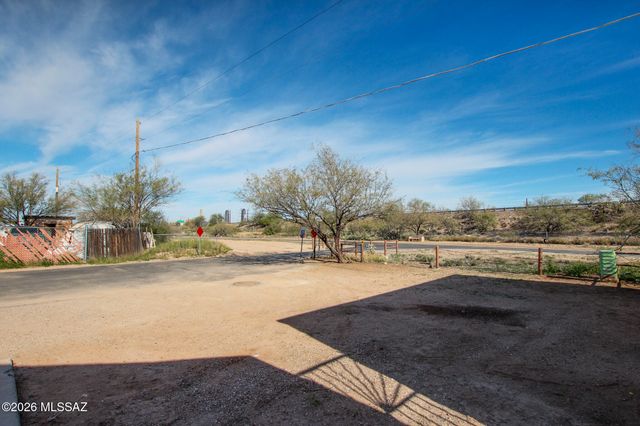 5665 S Catalina Avenue, Tucson, AZ 85706