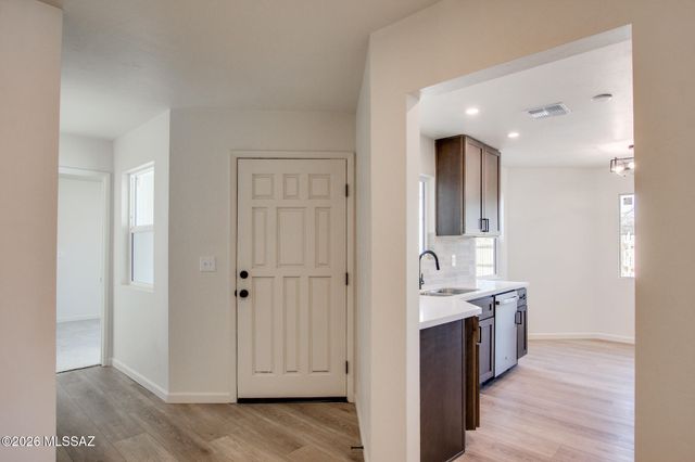 5665 S Catalina Avenue, Tucson, AZ 85706