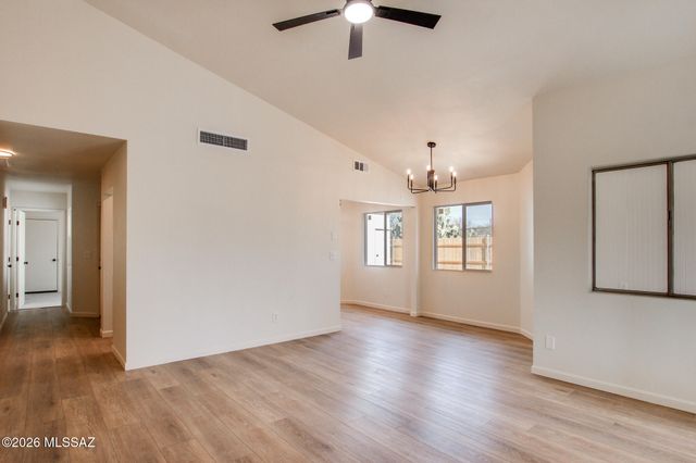 5665 S Catalina Avenue, Tucson, AZ 85706