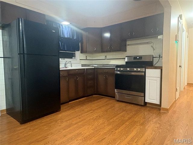 8630 Haltonia Lane, St Louis, MO 63134