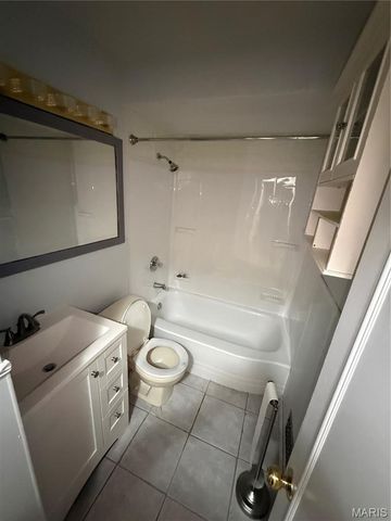 8630 Haltonia Lane, St Louis, MO 63134