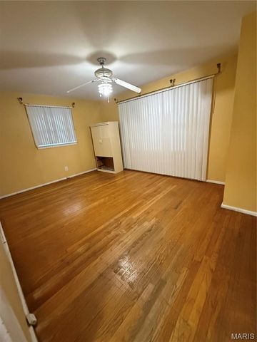 8630 Haltonia Lane, St Louis, MO 63134