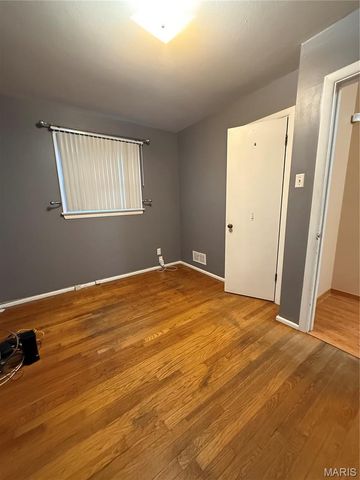 8630 Haltonia Lane, St Louis, MO 63134