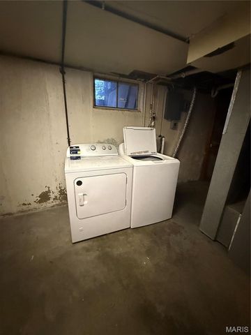 8630 Haltonia Lane, St Louis, MO 63134