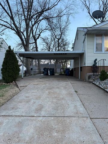 8630 Haltonia Lane, St Louis, MO 63134