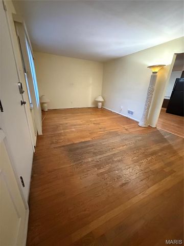 8630 Haltonia Lane, St Louis, MO 63134