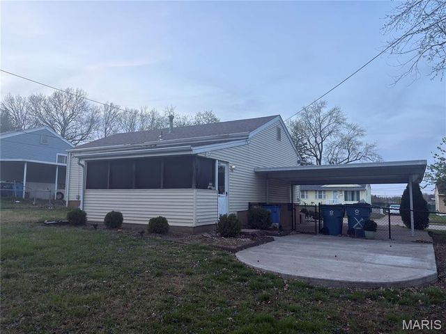 8630 Haltonia Lane, St Louis, MO 63134