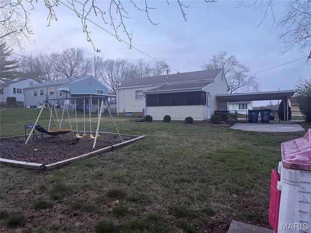 8630 Haltonia Lane, St Louis, MO 63134