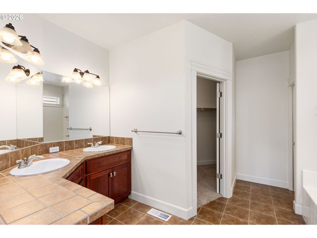 11190 Nw 317TH Pl, North Plains, OR 97133