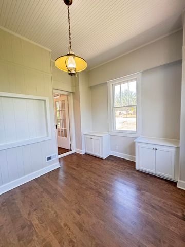 800 Hampton Street, Walterboro, SC 29488