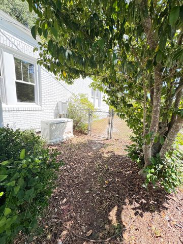 800 Hampton Street, Walterboro, SC 29488