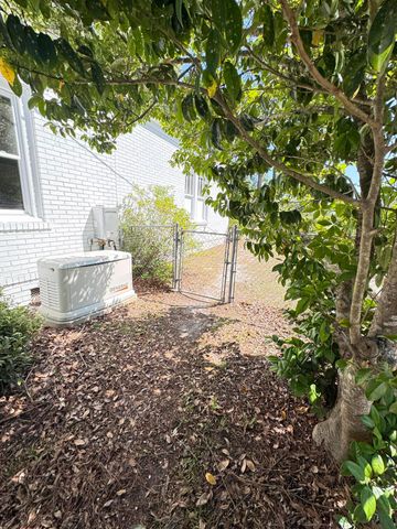 800 Hampton Street, Walterboro, SC 29488