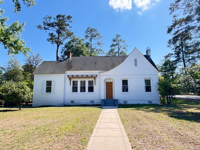 800 Hampton Street, Walterboro, SC 29488