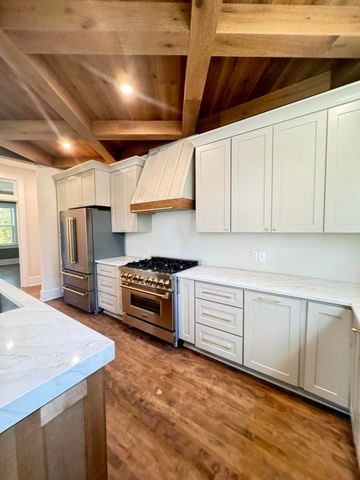 800 Hampton Street, Walterboro, SC 29488