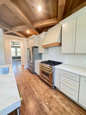 800 Hampton Street, Walterboro, SC 29488