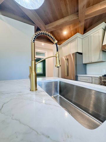 800 Hampton Street, Walterboro, SC 29488