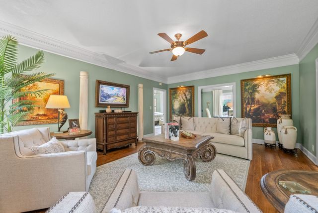 566 Pond Apple Rd, Clarksville, TN 37043