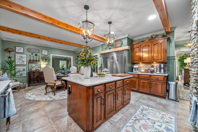 566 Pond Apple Rd, Clarksville, TN 37043