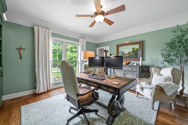 566 Pond Apple Rd, Clarksville, TN 37043