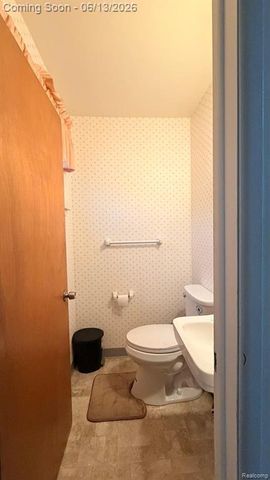 3254 Potomac Avenue, Warren, MI 48091