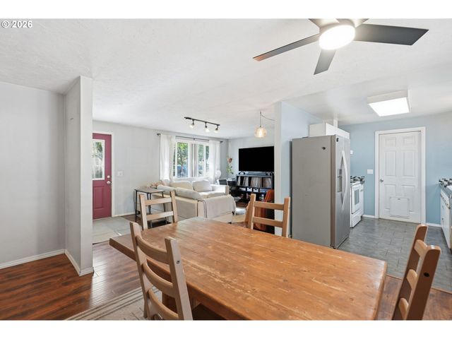 823 Se POLARIS Ct, Bend, OR 97702