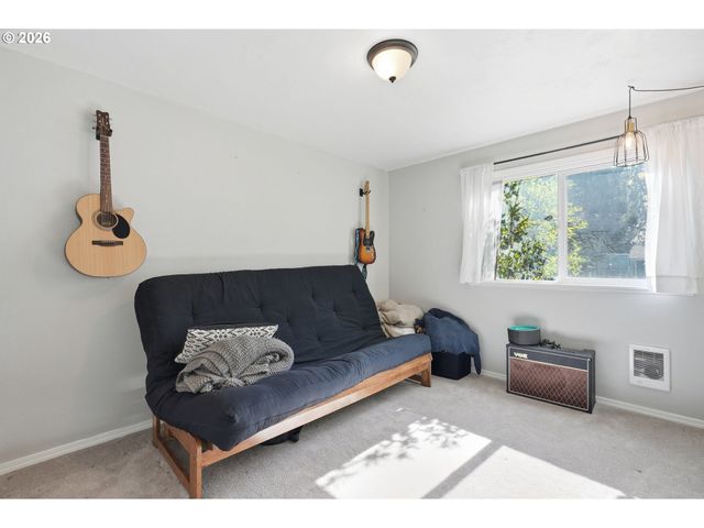823 Se POLARIS Ct, Bend, OR 97702