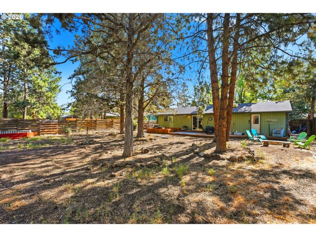 823 Se POLARIS Ct, Bend, OR 97702