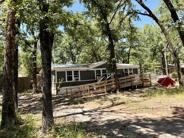 115 Fernwood Drive, Mabank, TX 75156