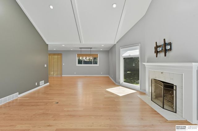 12924 Izard Street, Omaha, NE 68154