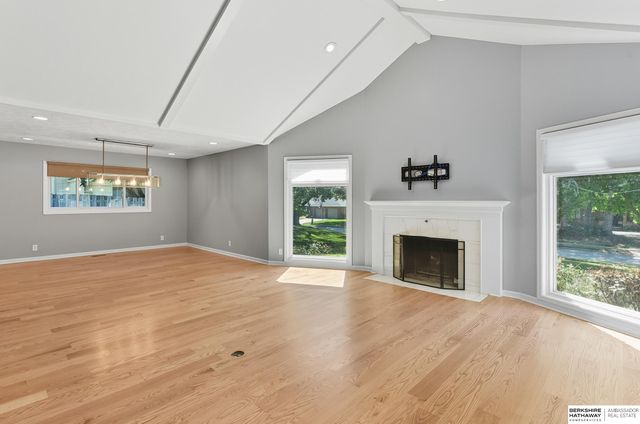 12924 Izard Street, Omaha, NE 68154