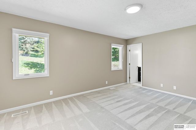 12924 Izard Street, Omaha, NE 68154