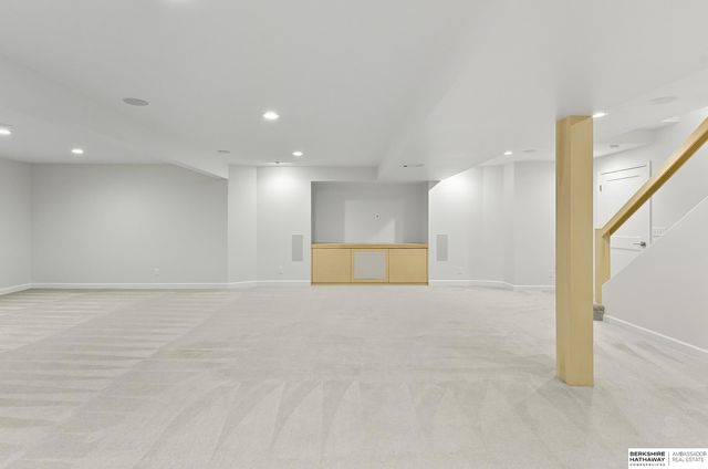 12924 Izard Street, Omaha, NE 68154