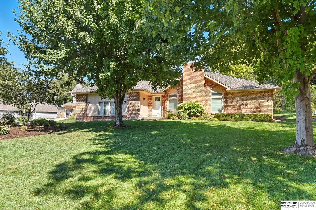 12924 Izard Street, Omaha, NE 68154