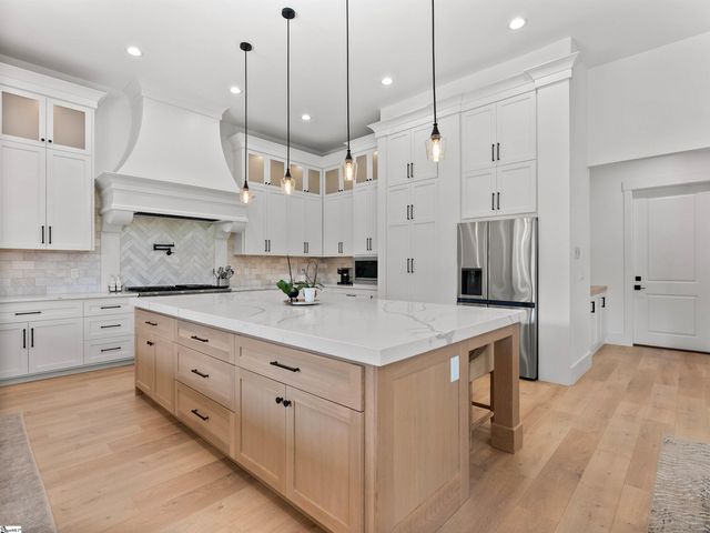 610 Crowe Creek Trail, Inman, SC 29349